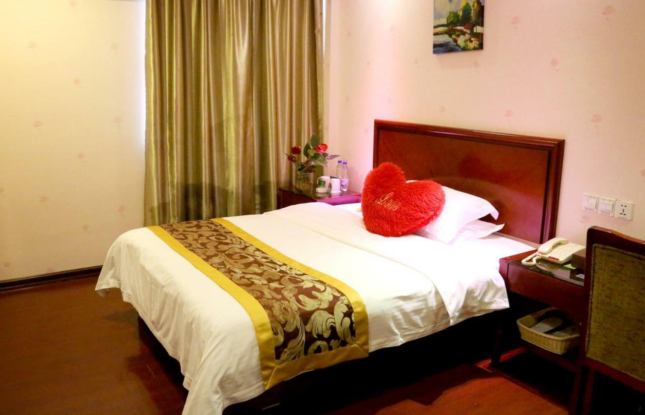 Greentree Inn Guiyang Court Street West Zhongshan Road Subway Station Business Hotel Extérieur photo