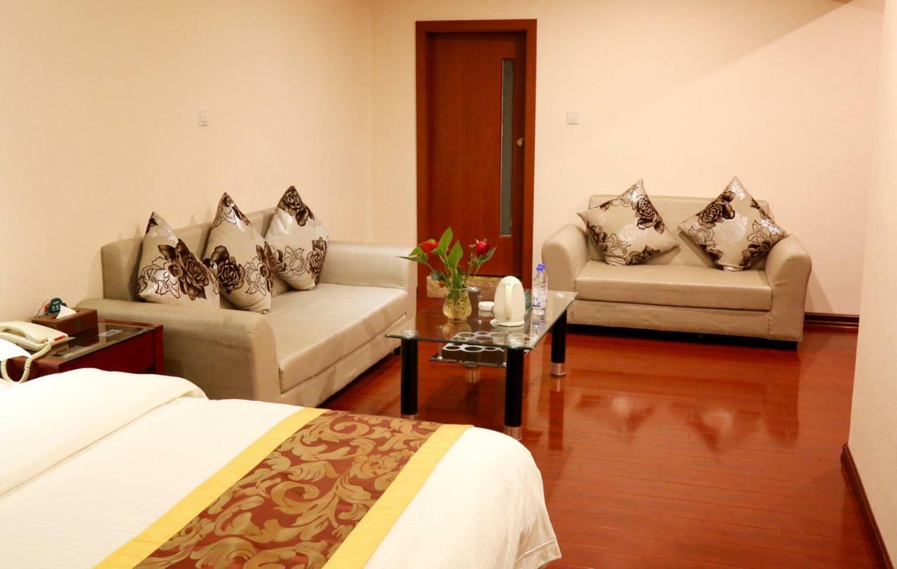 Greentree Inn Guiyang Court Street West Zhongshan Road Subway Station Business Hotel Extérieur photo